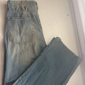 Simple Society loose baggy blue and faded wash jeans, Low rise.
Size 7/28